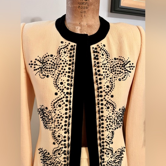 Carolina Herrera for Neiman Marcus Beaded 2 Pc Suit. Gorgeous! Wool and Silk - Picture 3 of 9